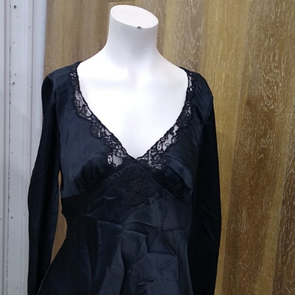 Top - Picture 2 of 2